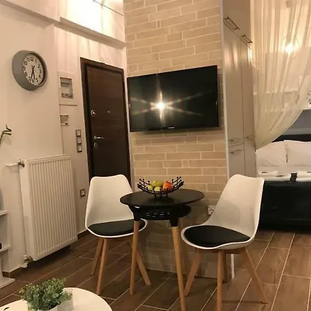 Cozy 50m From Sea Apartment