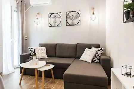 Cozy 50m From Sea Apartment Athens