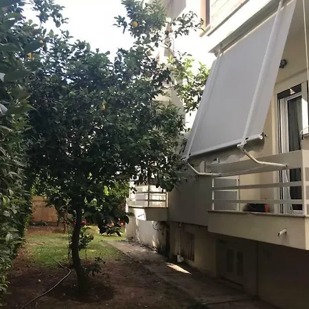 Cozy 50m From Sea Apartment Athens