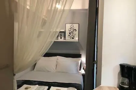 Cozy 50m From Sea Athènes